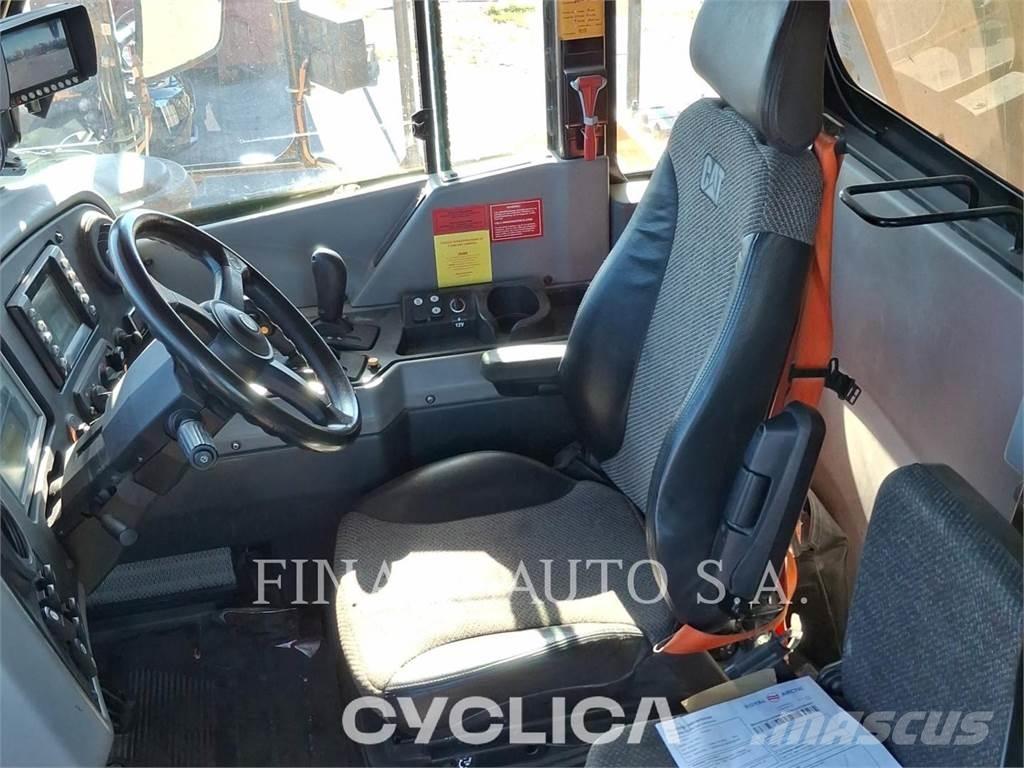 CAT 772G Tombereau articulé