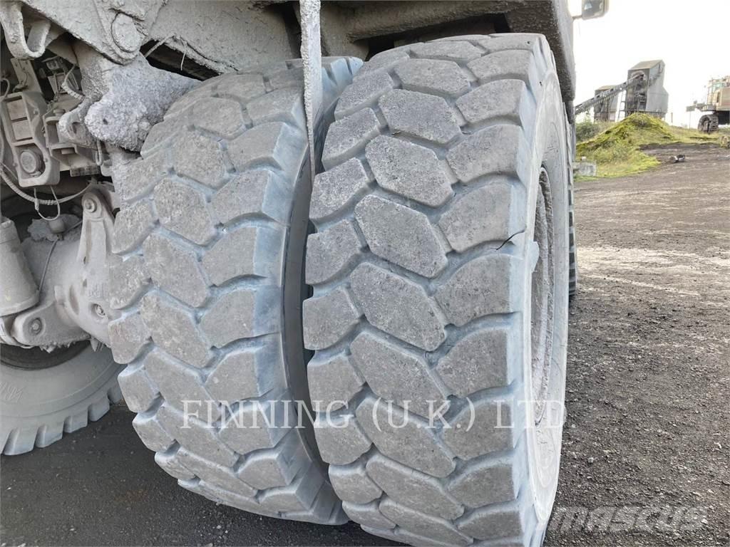 CAT 775D Tombereau articulé