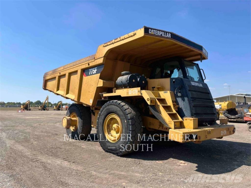 CAT 775F Tombereau articulé