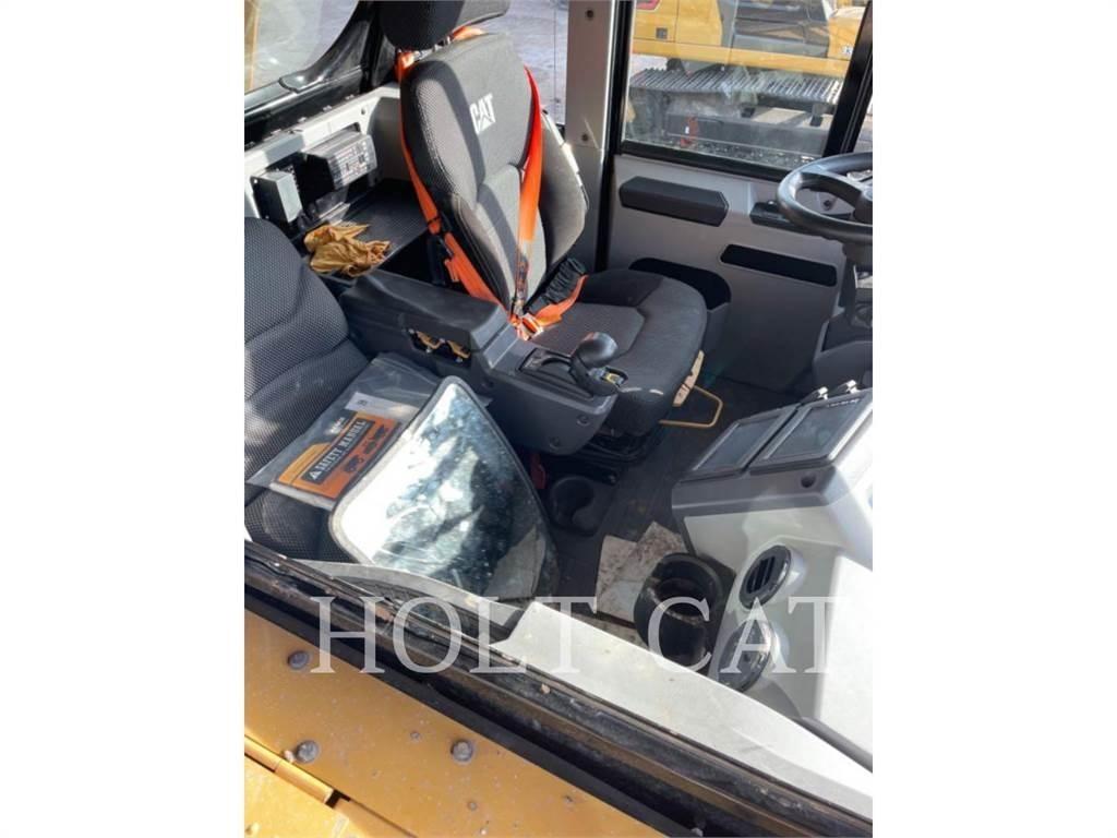 CAT 775G Tombereau articulé