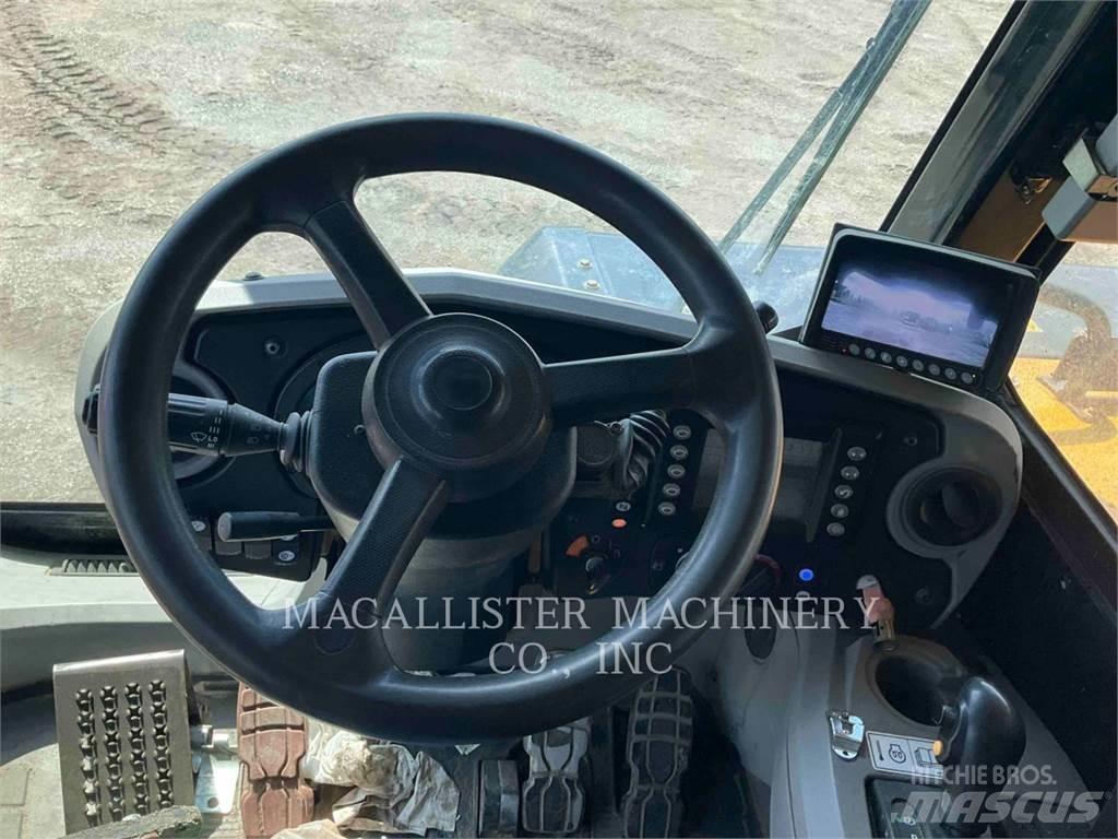 CAT 775G Tombereau articulé