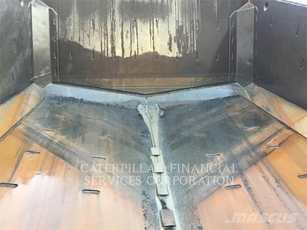 CAT 775G Tombereau articulé