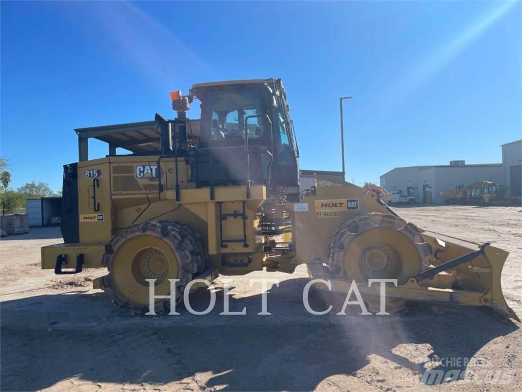 CAT 815 Compacteur de sol