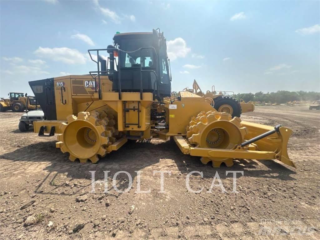 CAT 815 Compacteur de sol