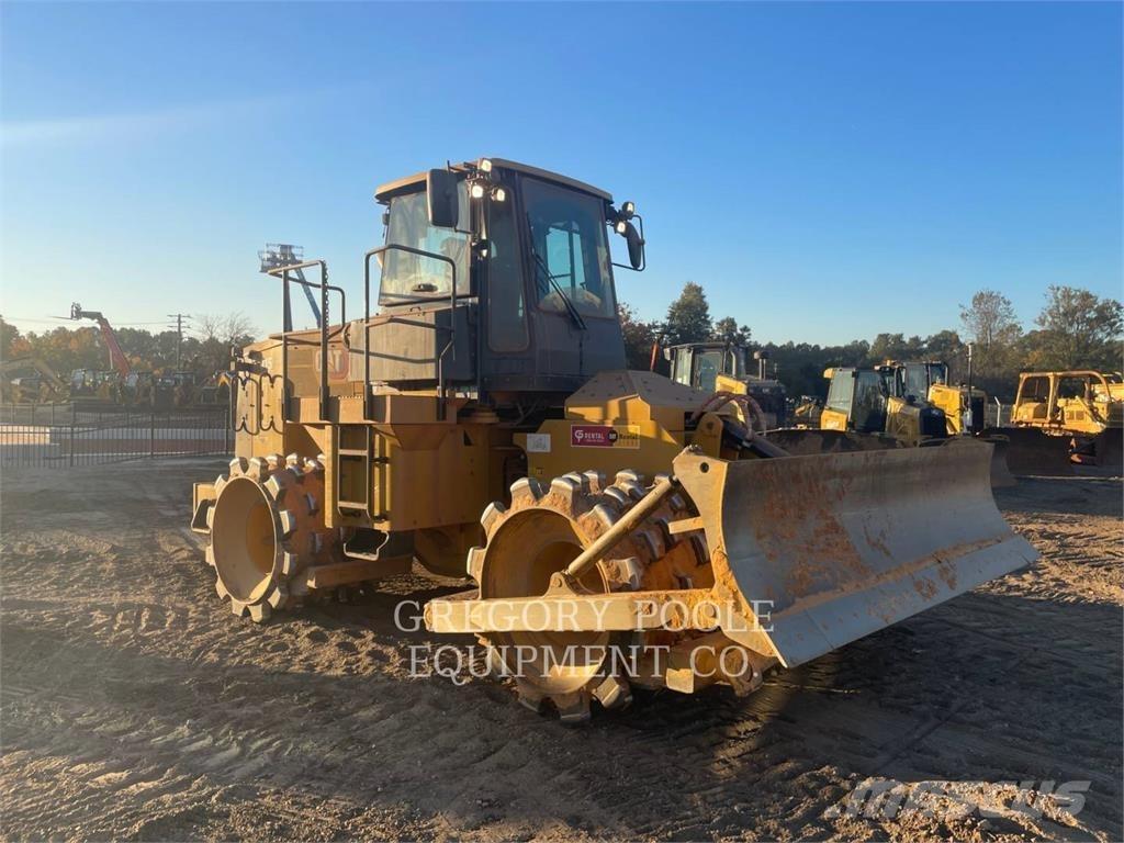 CAT 815-11 Compacteur de sol