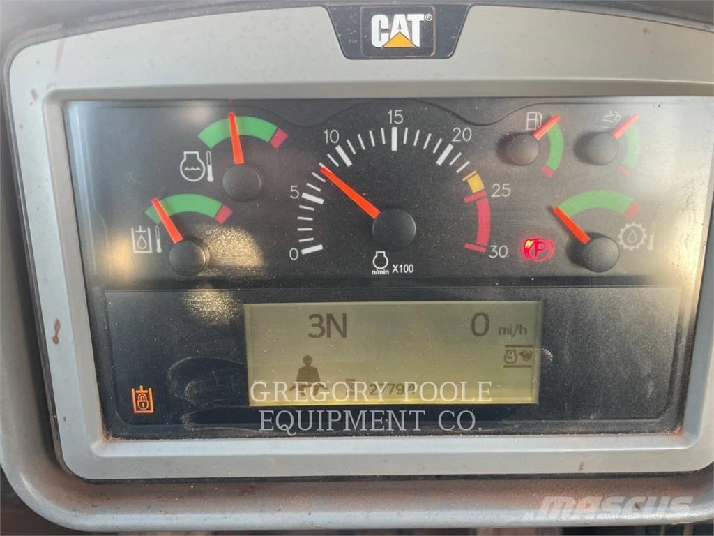 CAT 815-11 Compacteur de sol