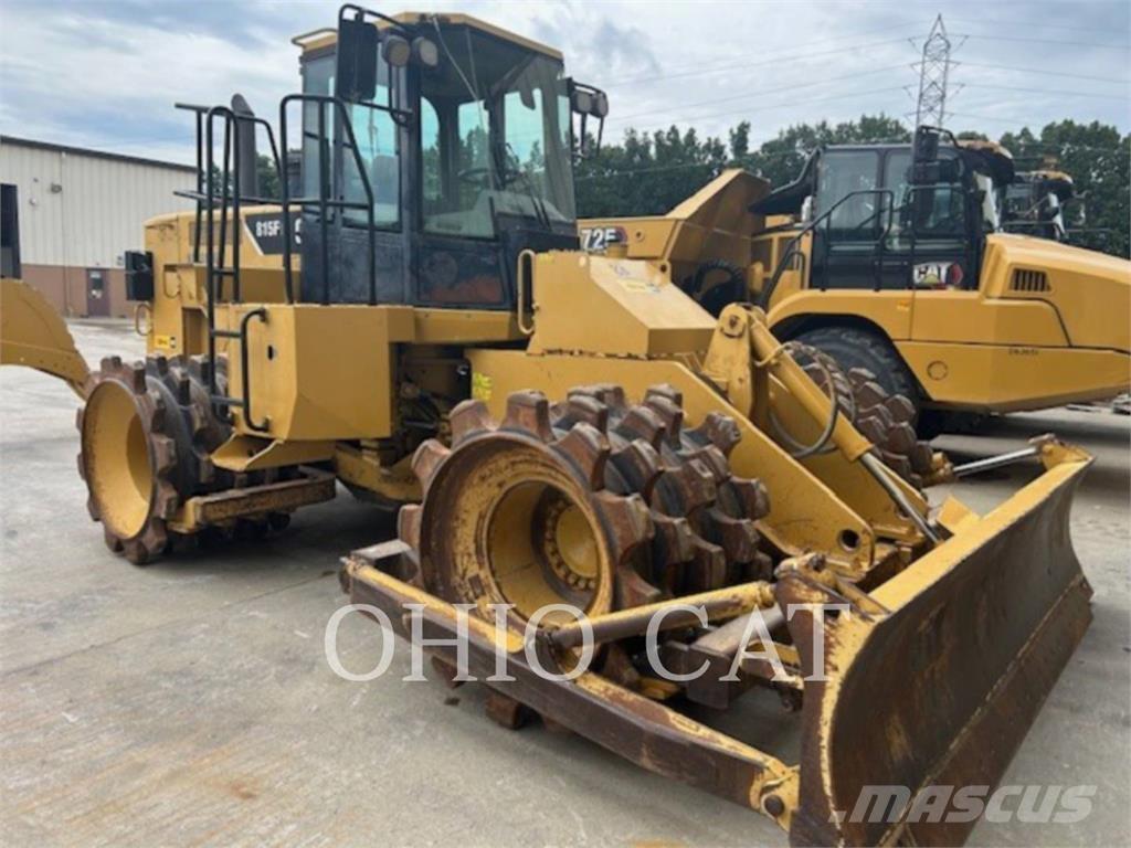 CAT 815F2 Compacteur de sol