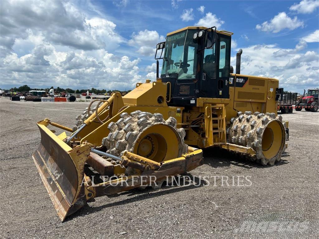 CAT 815F2 Compacteur de sol