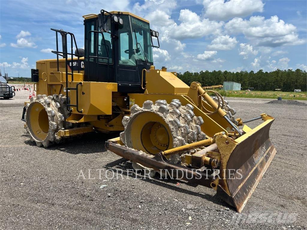 CAT 815F2 Compacteur de sol