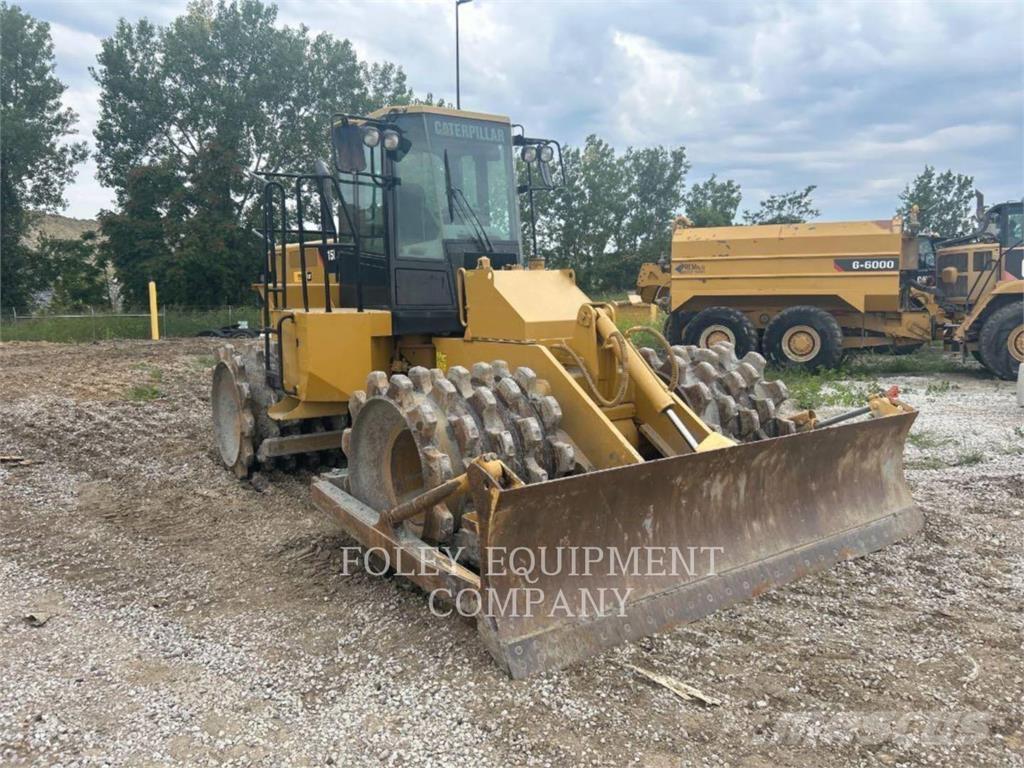CAT 815F2 Compacteur de sol