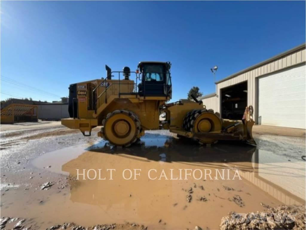 CAT 825K Compacteur de sol