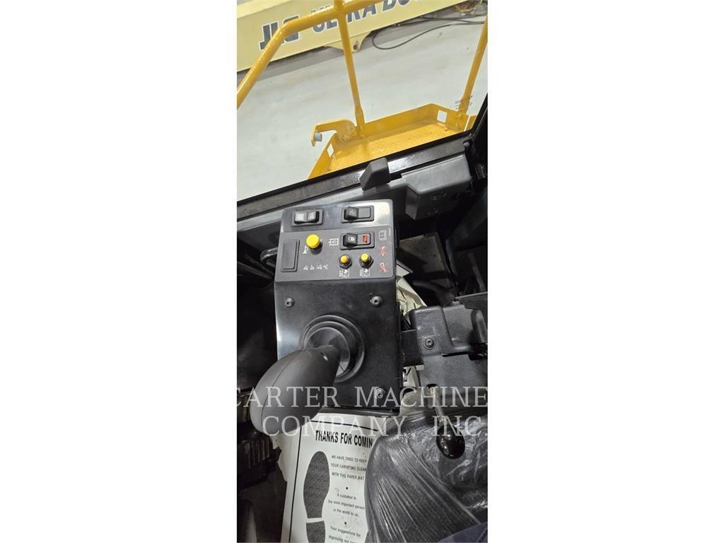 CAT 826H RBLD Compacteur de sol