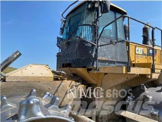 CAT 826K Compacteur de sol