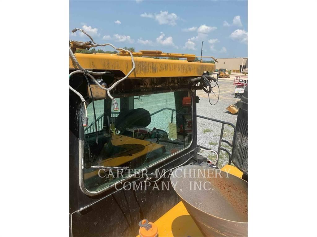 CAT 826K Compacteur de sol