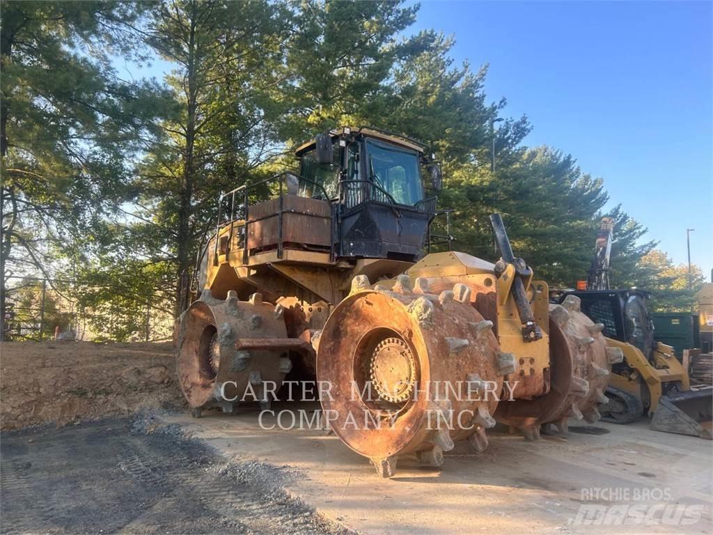CAT 826K Compacteur de sol
