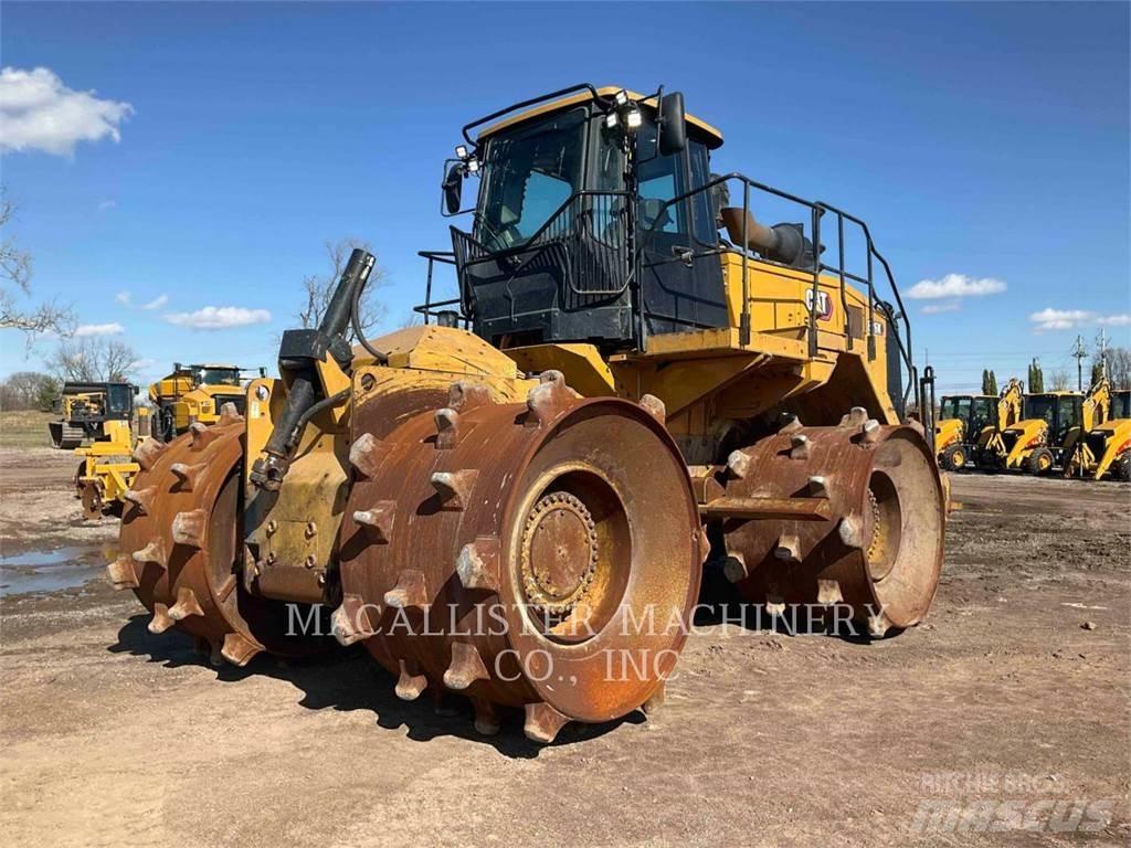 CAT 826K Compacteur de sol