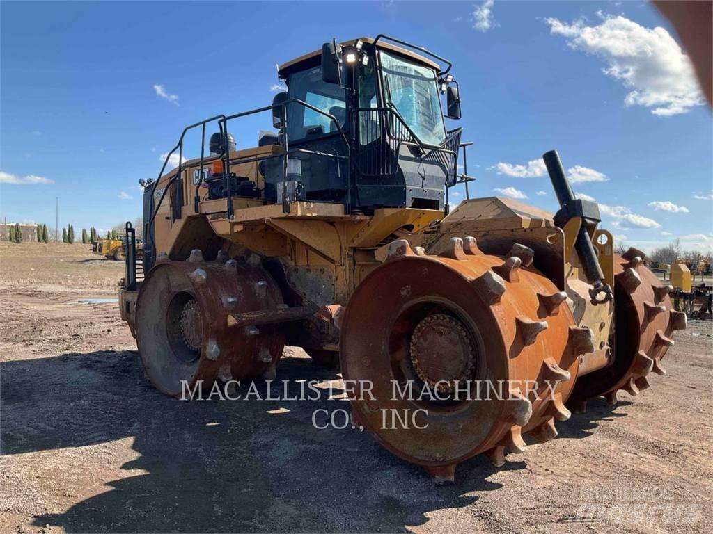 CAT 826K Compacteur de sol