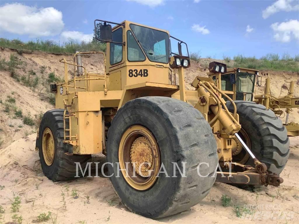 CAT 834B Chargeuse sur pneus