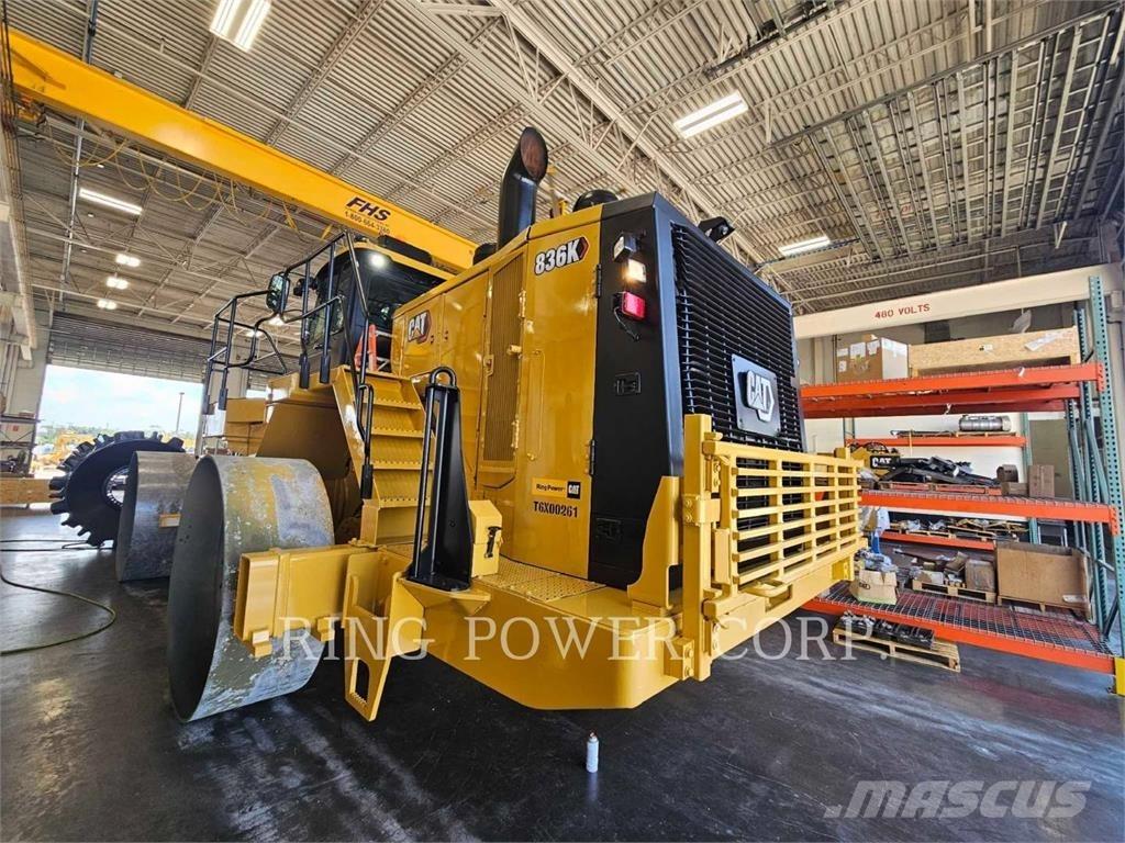 CAT 836K Compacteur de sol