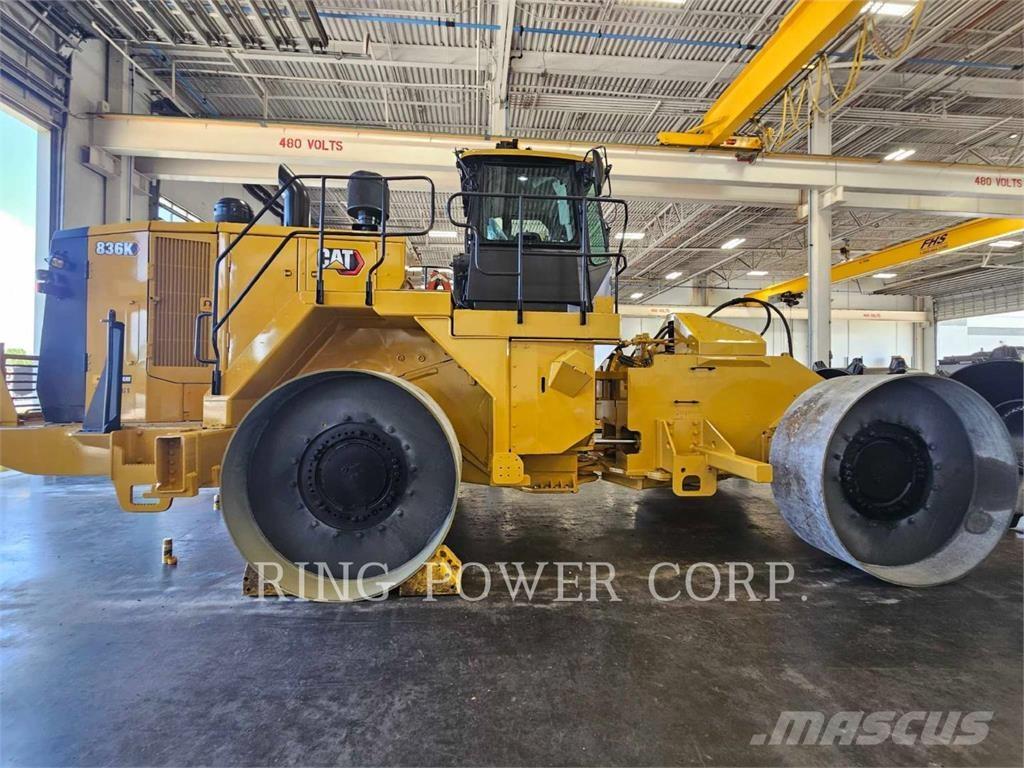 CAT 836K Compacteur de sol