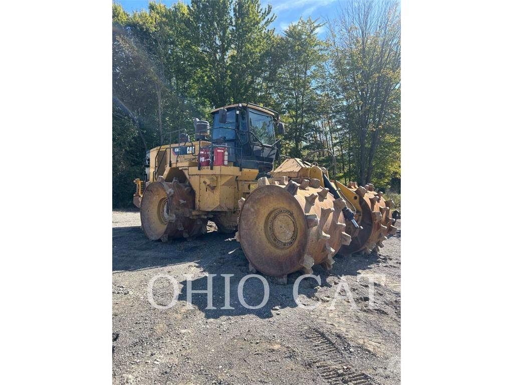 CAT 836K Compacteur de sol