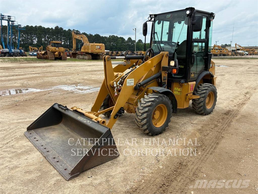 CAT 903D Chargeuse sur pneus