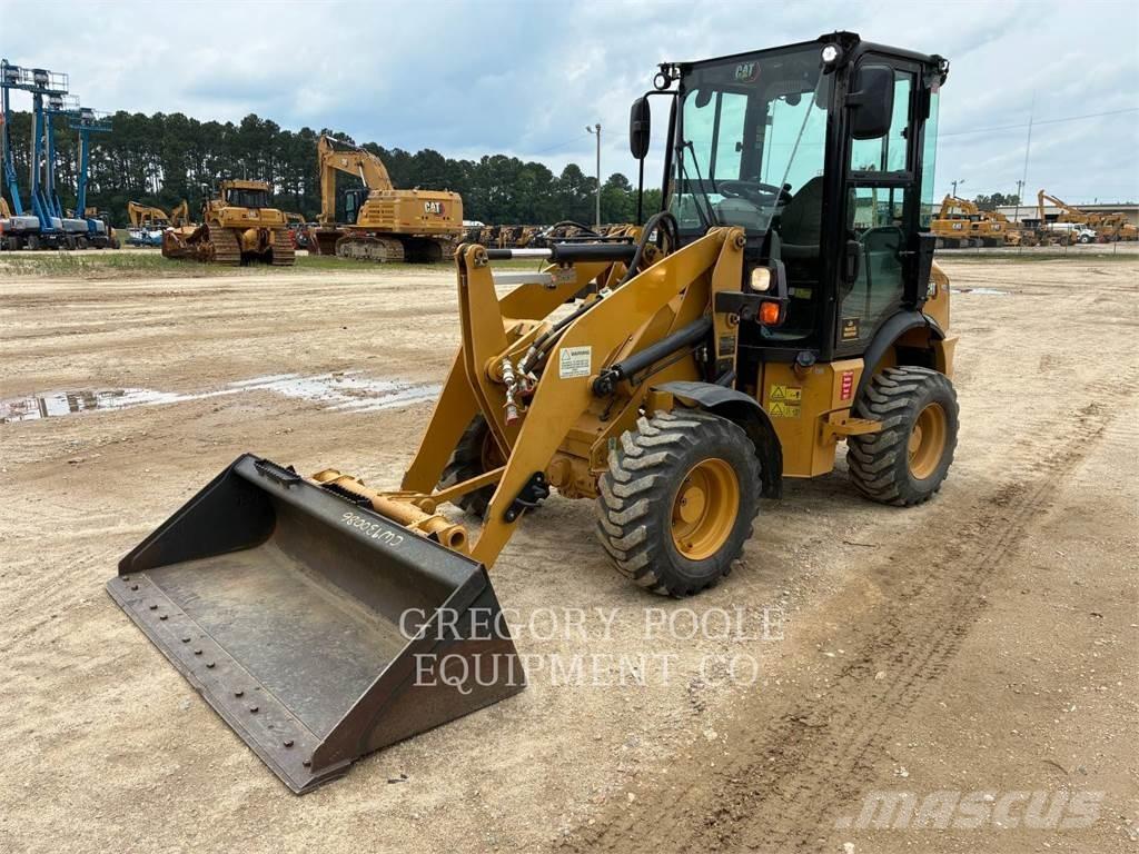 CAT 903D Chargeuse sur pneus