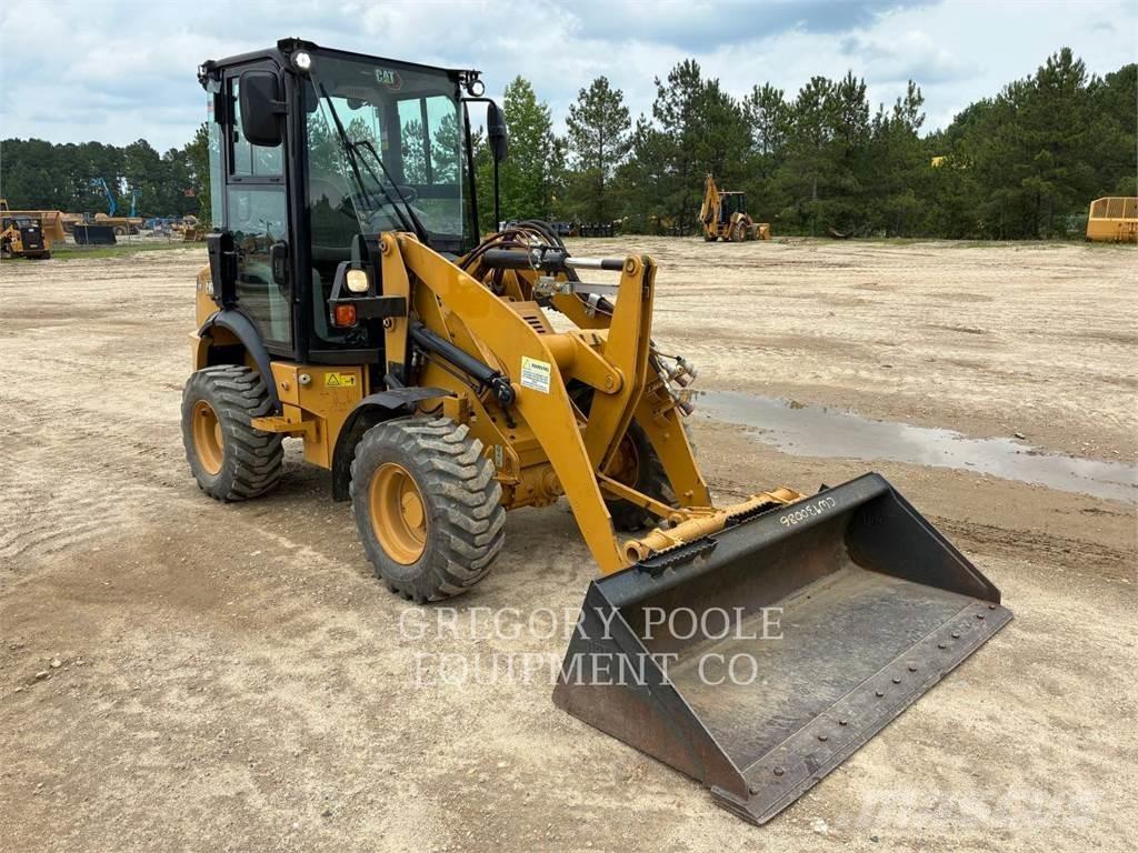 CAT 903D Chargeuse sur pneus