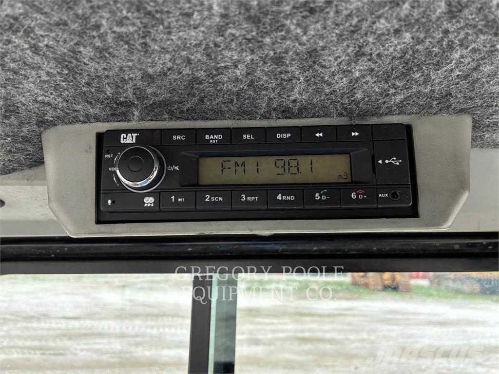 CAT 903D Chargeuse sur pneus