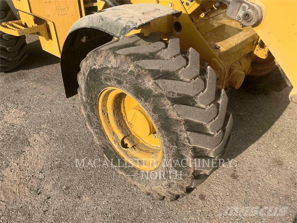CAT 903D HARW Chargeuse sur pneus