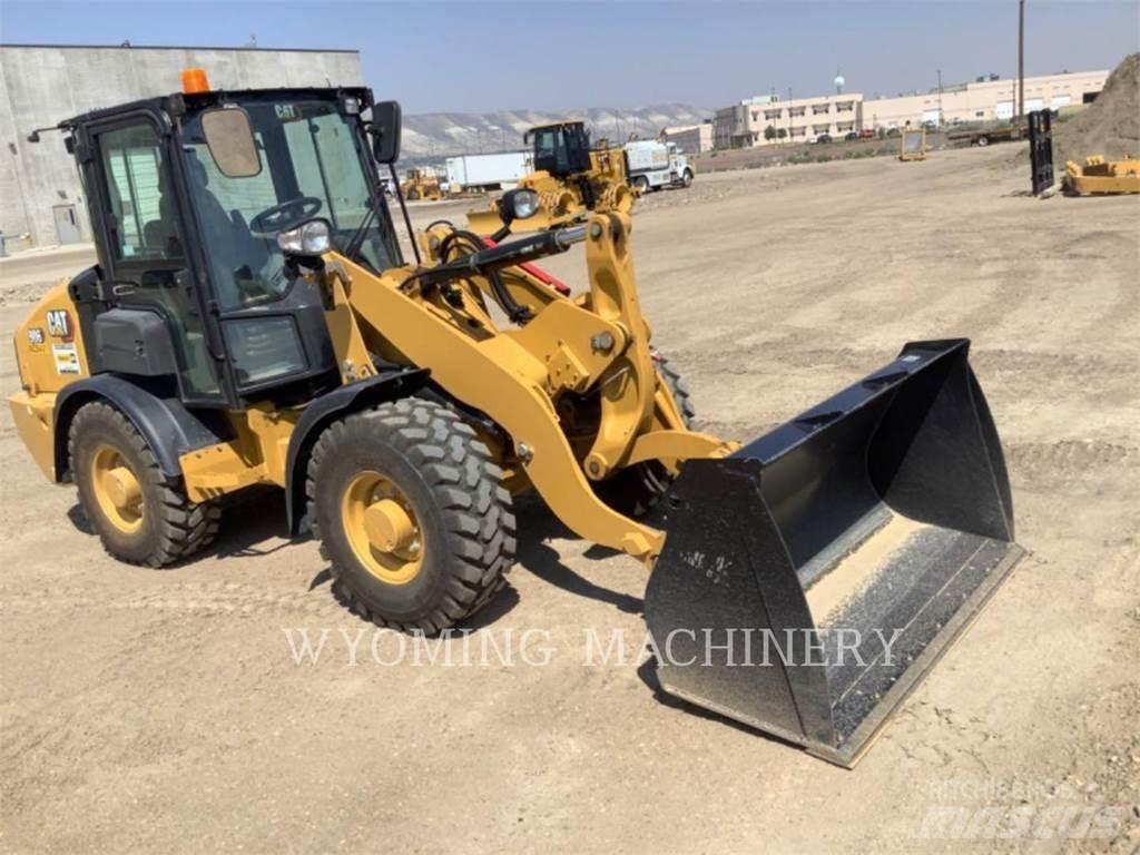 CAT 906 Chargeuse sur pneus