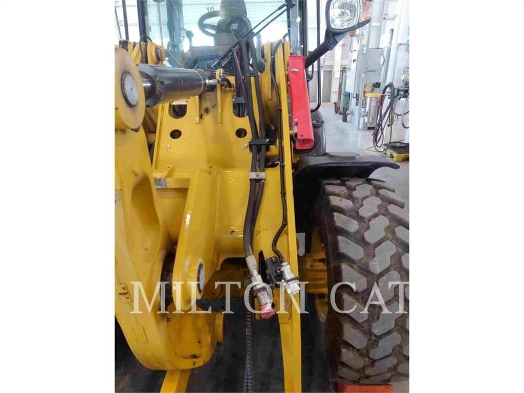 CAT 906 Chargeuse sur pneus