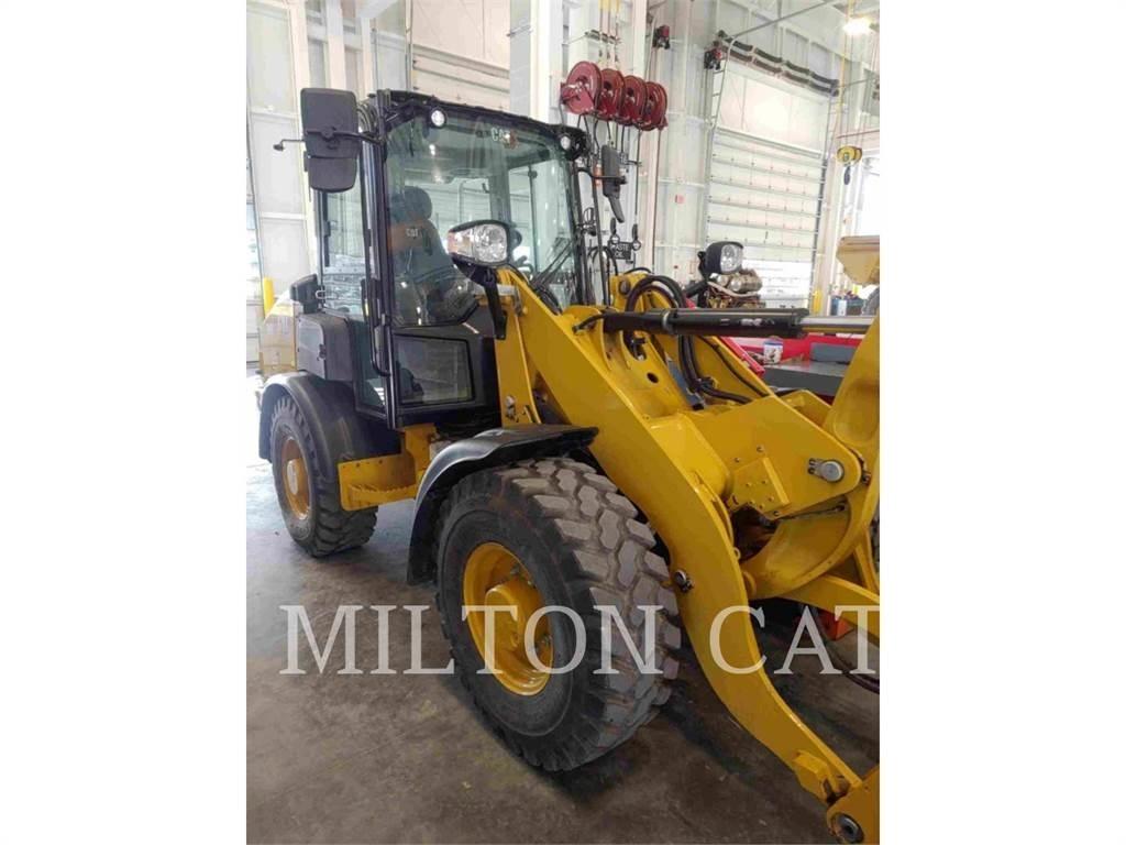 CAT 906 Chargeuse sur pneus
