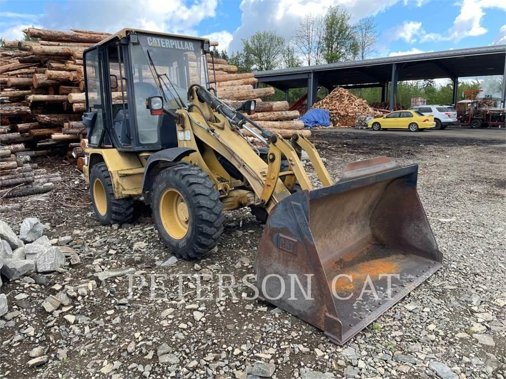 CAT 906 Chargeuse sur pneus