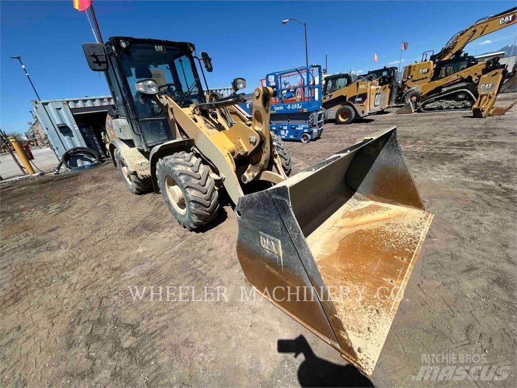 CAT 906 Chargeuse sur pneus