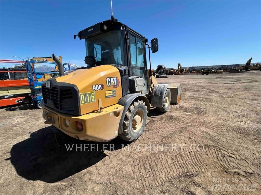 CAT 906 Chargeuse sur pneus
