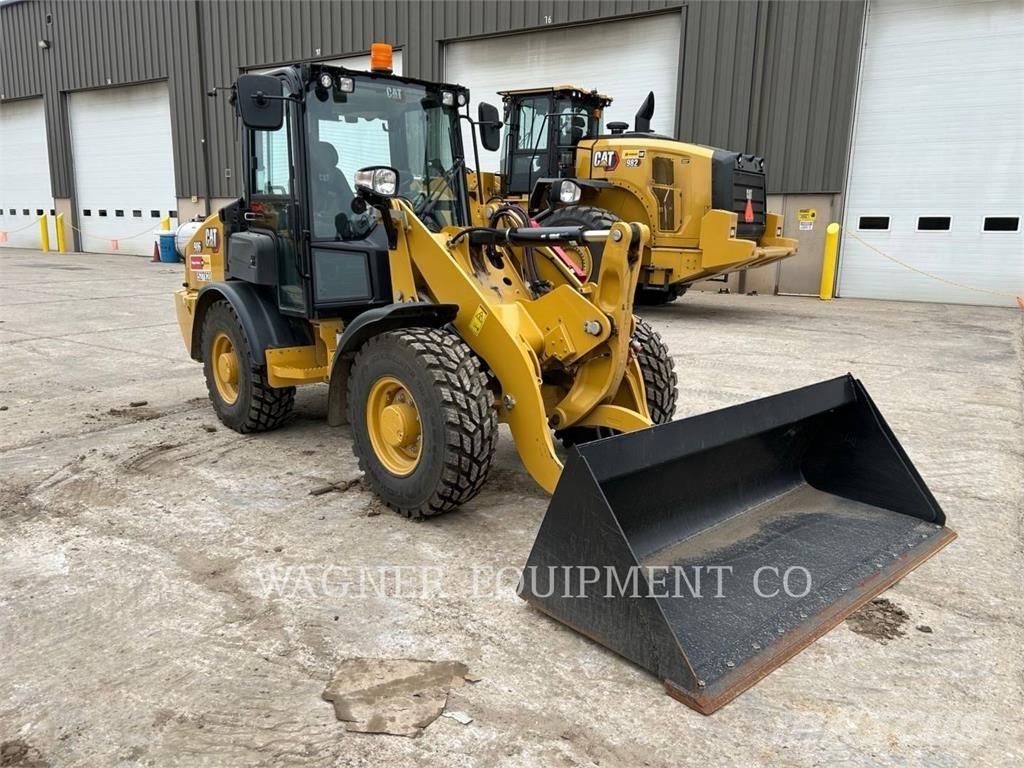 CAT 906 Chargeuse sur pneus