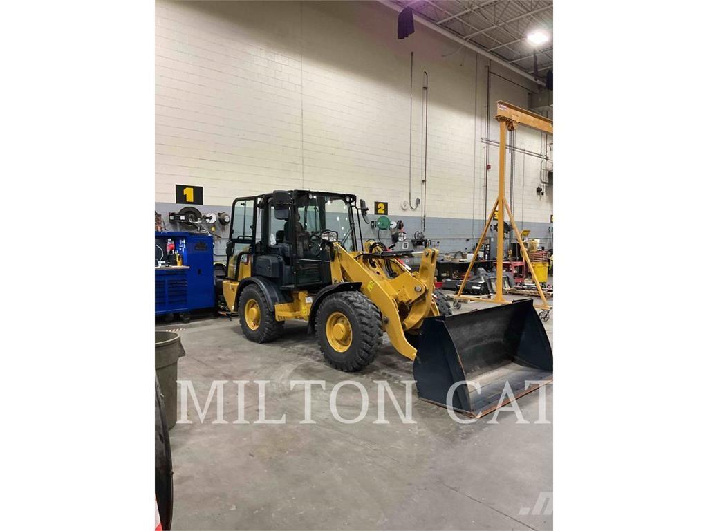 CAT 906 Chargeuse sur pneus