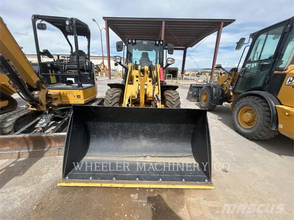 CAT 906 Chargeuse sur pneus