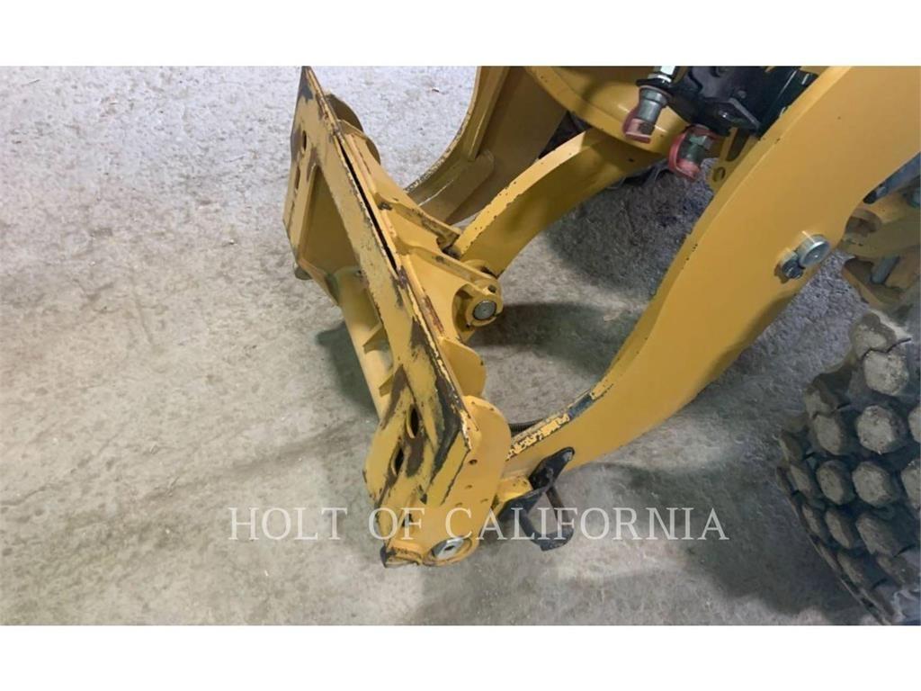 CAT 906 Chargeuse sur pneus