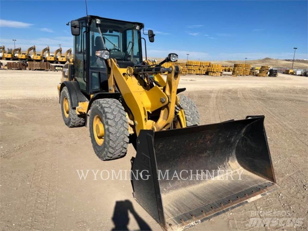 CAT 906M Chargeuse sur pneus