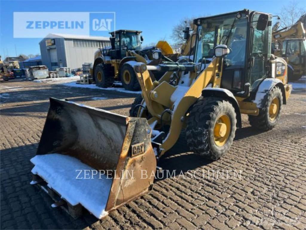 CAT 906M Chargeuse sur pneus