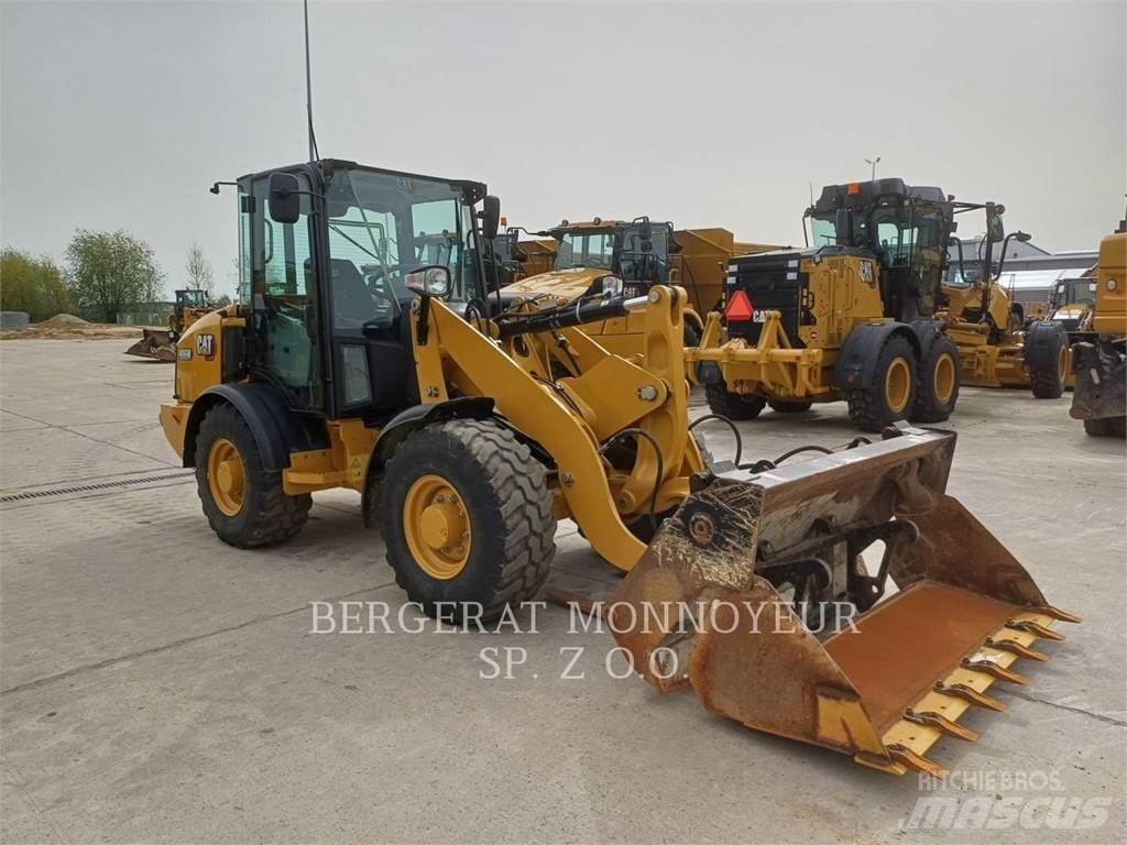CAT 906M Chargeuse sur pneus