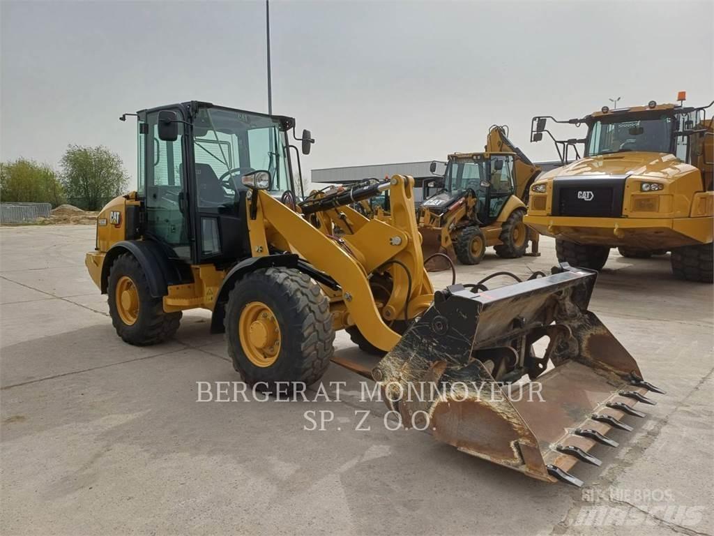 CAT 906M Chargeuse sur pneus