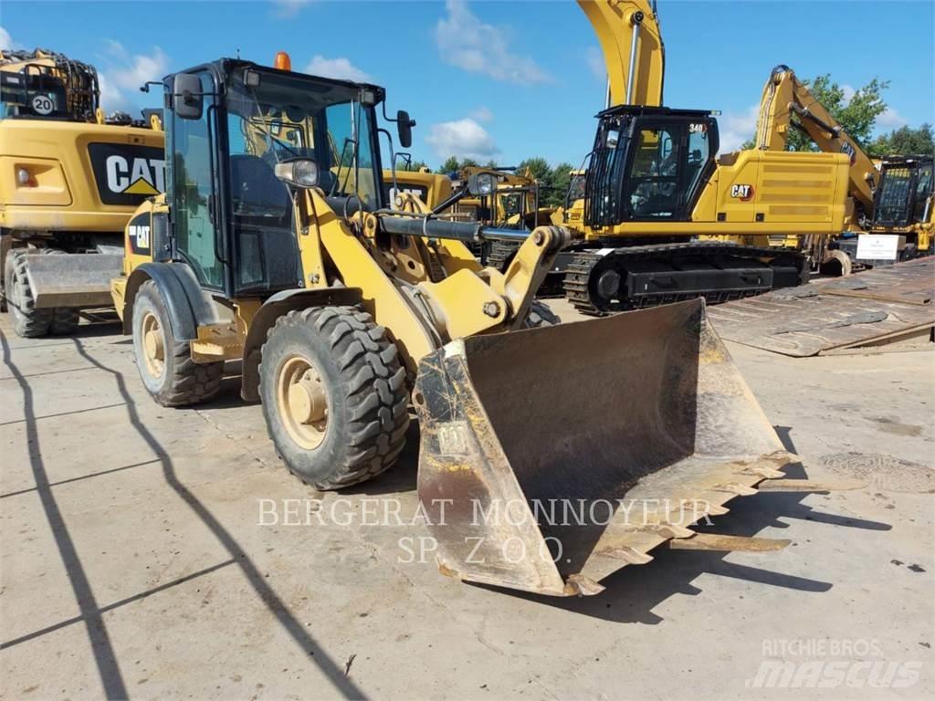 CAT 906M Chargeuse sur pneus