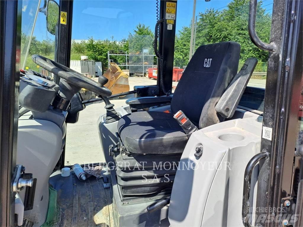 CAT 906M Chargeuse sur pneus