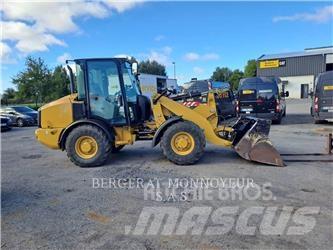 CAT 906M Chargeuse sur pneus