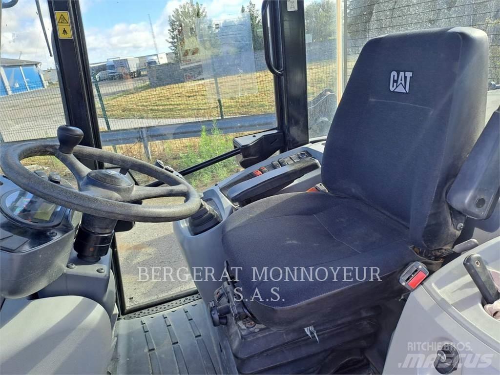 CAT 906M Chargeuse sur pneus