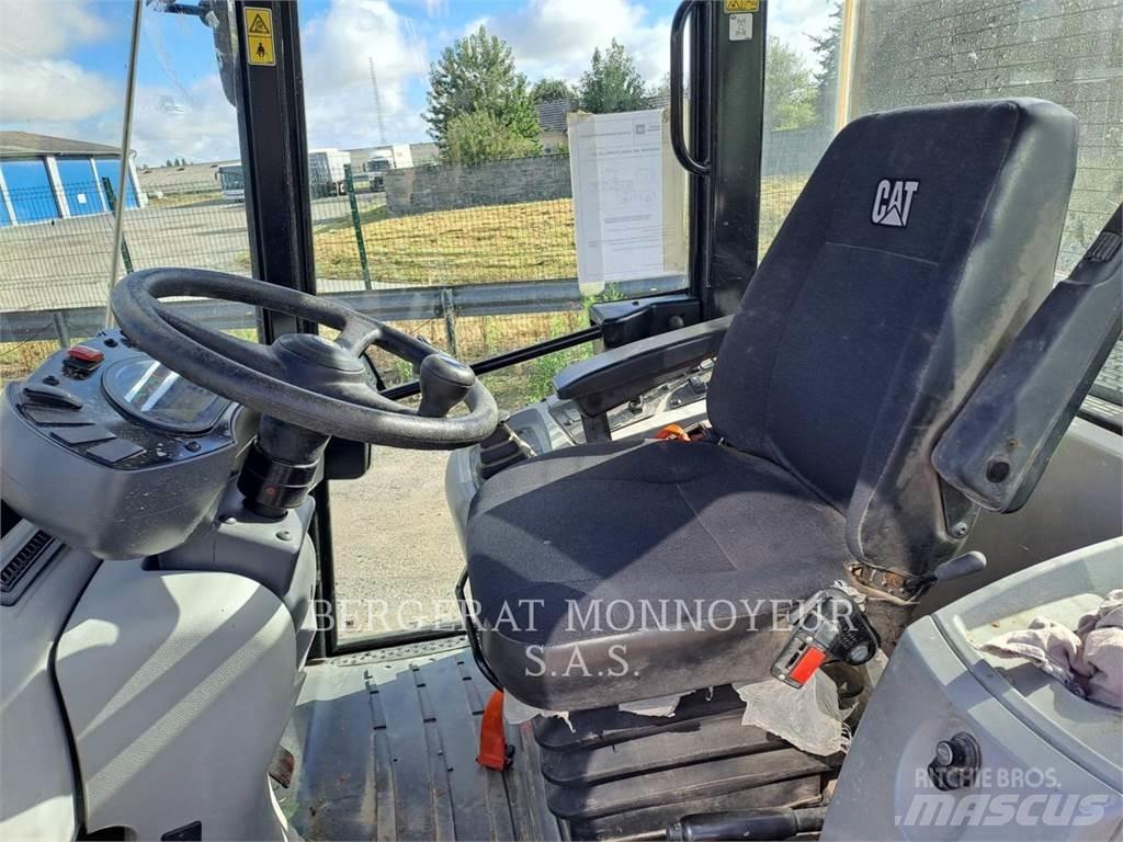 CAT 906M Chargeuse sur pneus