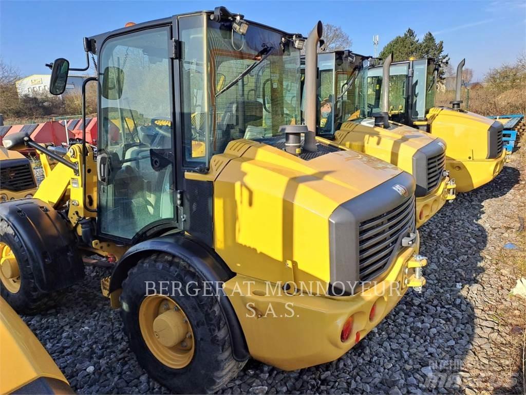 CAT 906M Chargeuse sur pneus